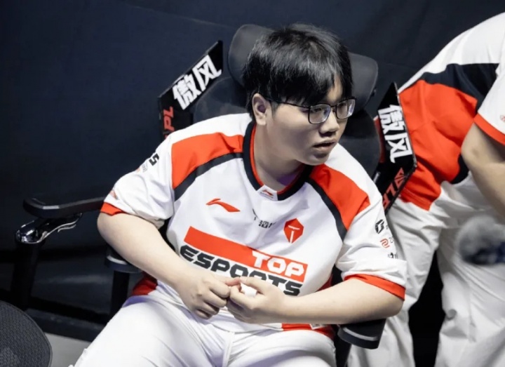 赛后群访JiaQi:拿下赛季首胜很开心,9哥没有骗我们啊